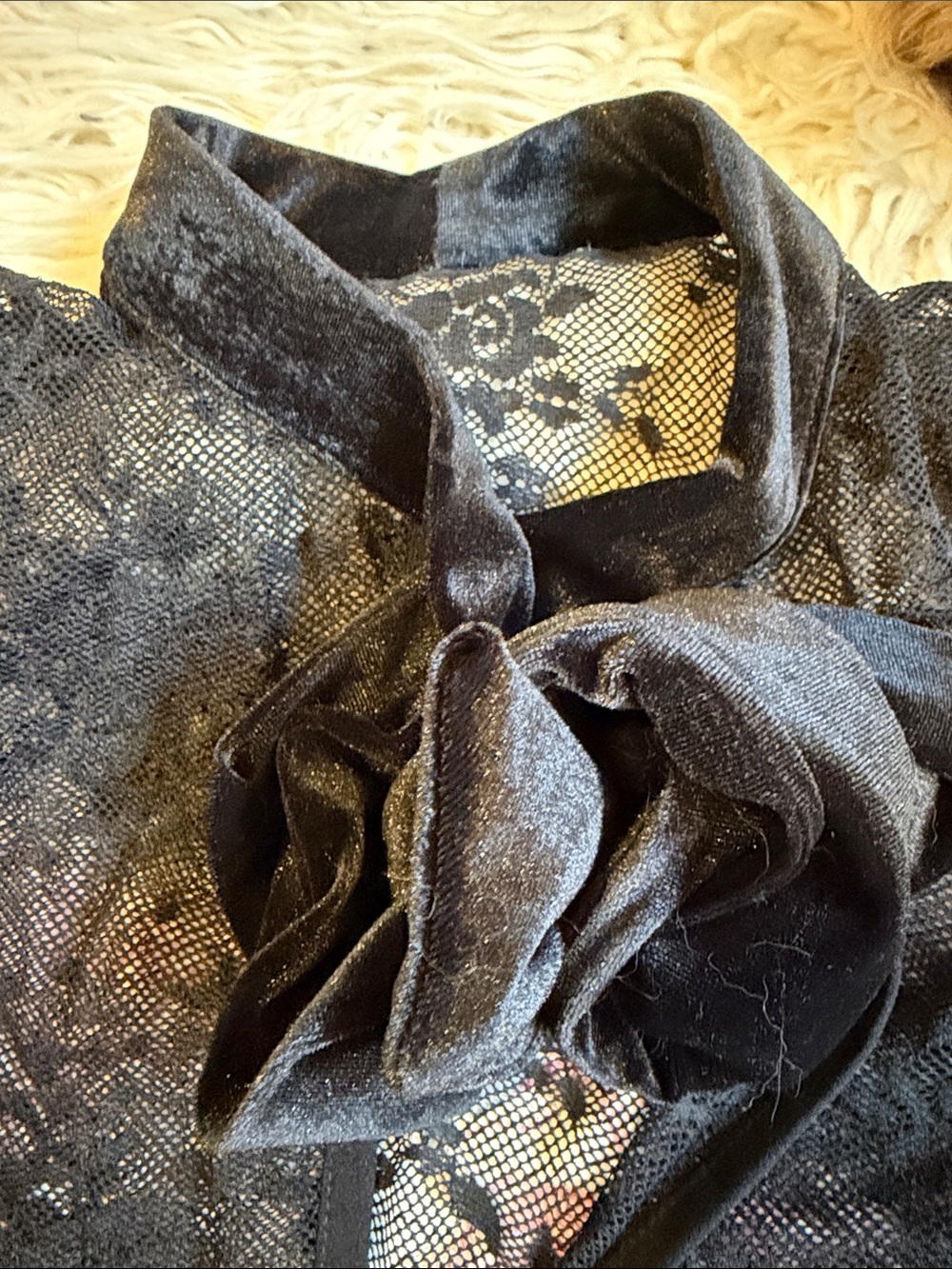 Unique Vintage Black Lace Duster with Floral Lining - Picture 4 of 10